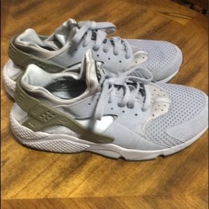 Nike Huarache gym shoes